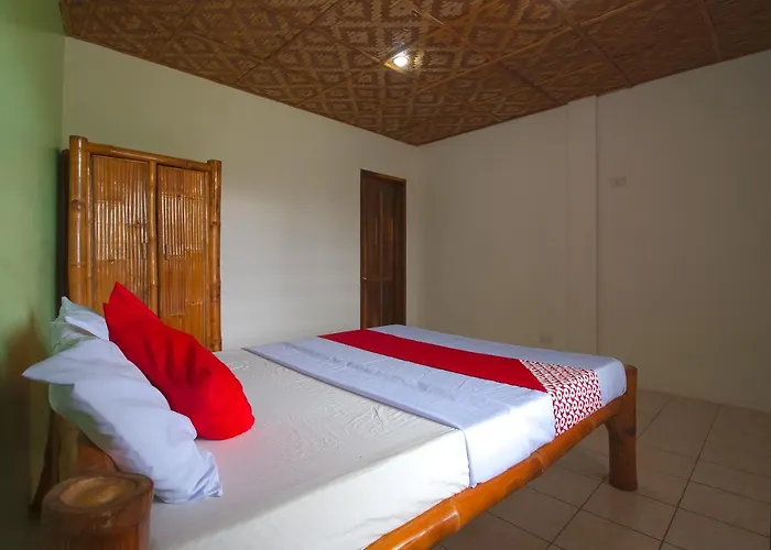 Hotel Oyo 674 Sea Forest Beach Moalboal