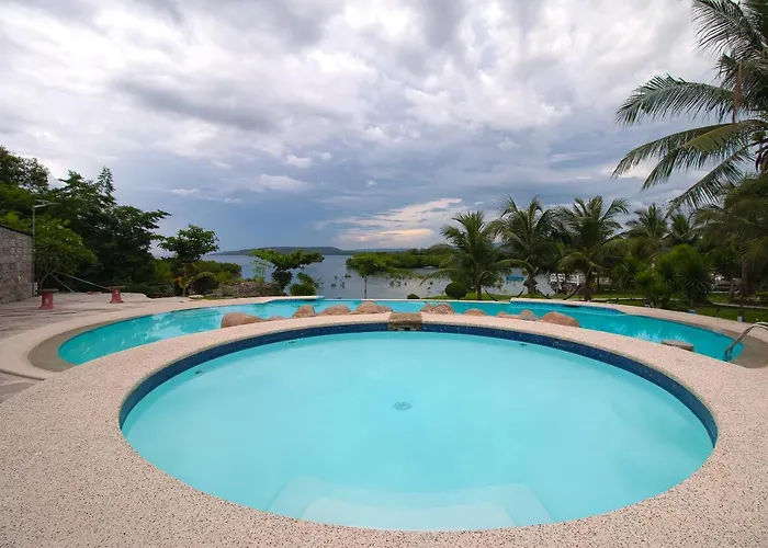 Hotel Oyo 674 Sea Forest Beach 2*