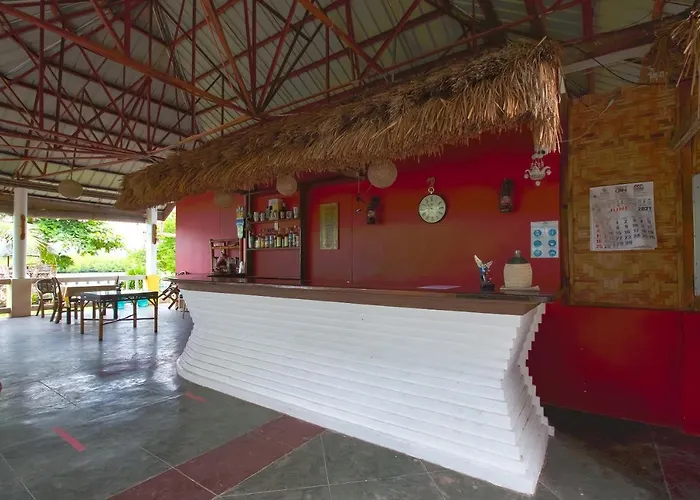 Oyo 674 Sea Forest Beach Hotel 2*