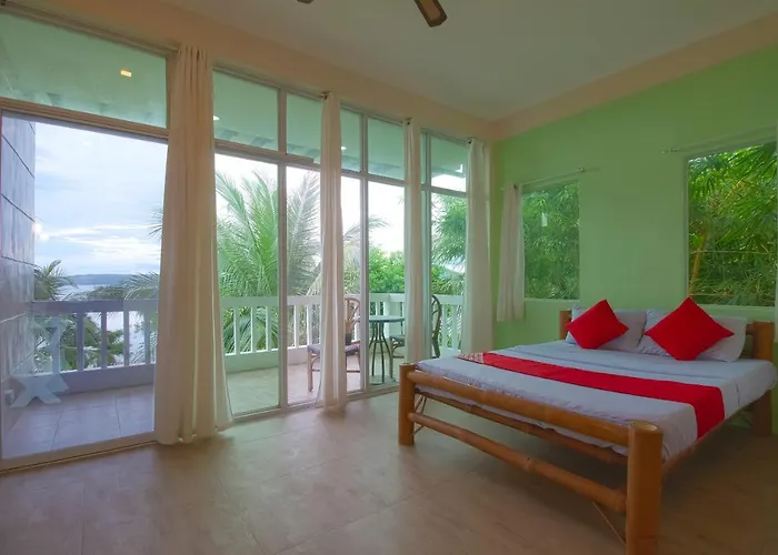 Hotel Oyo 674 Sea Forest Beach