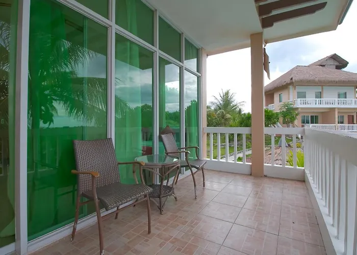Hotel Oyo 674 Sea Forest Beach Moalboal