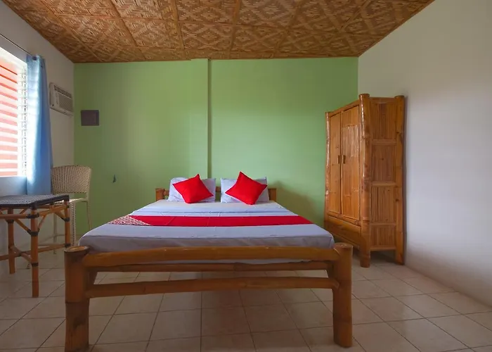 Hotel Oyo 674 Sea Forest Beach Moalboal